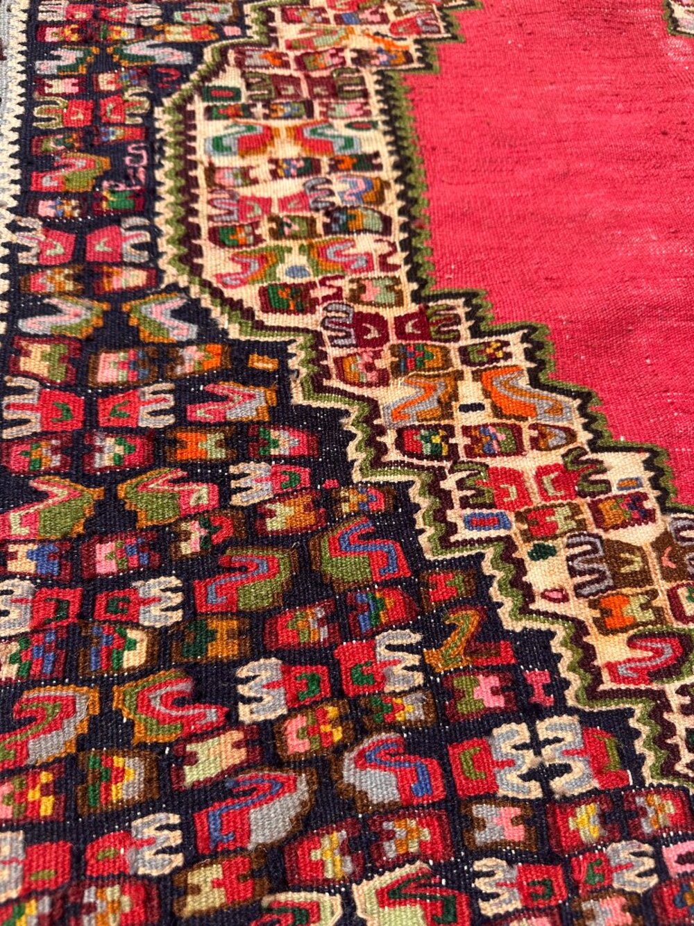 Pakistan Rug - Picture 2 of 3